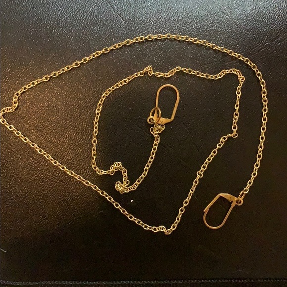 😷 (3/$25) Mask Chain - The "Gold Fish" - Picture 4 of 9